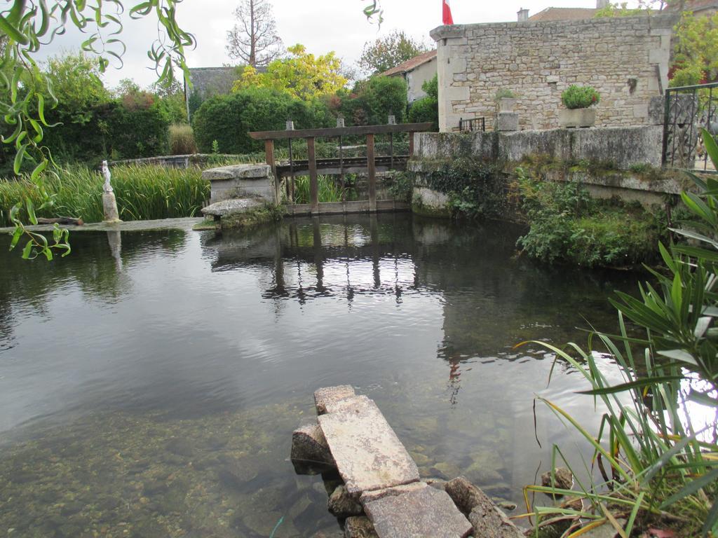 Rue Des Douves Vila Verteuil-sur-Charente Exterior foto